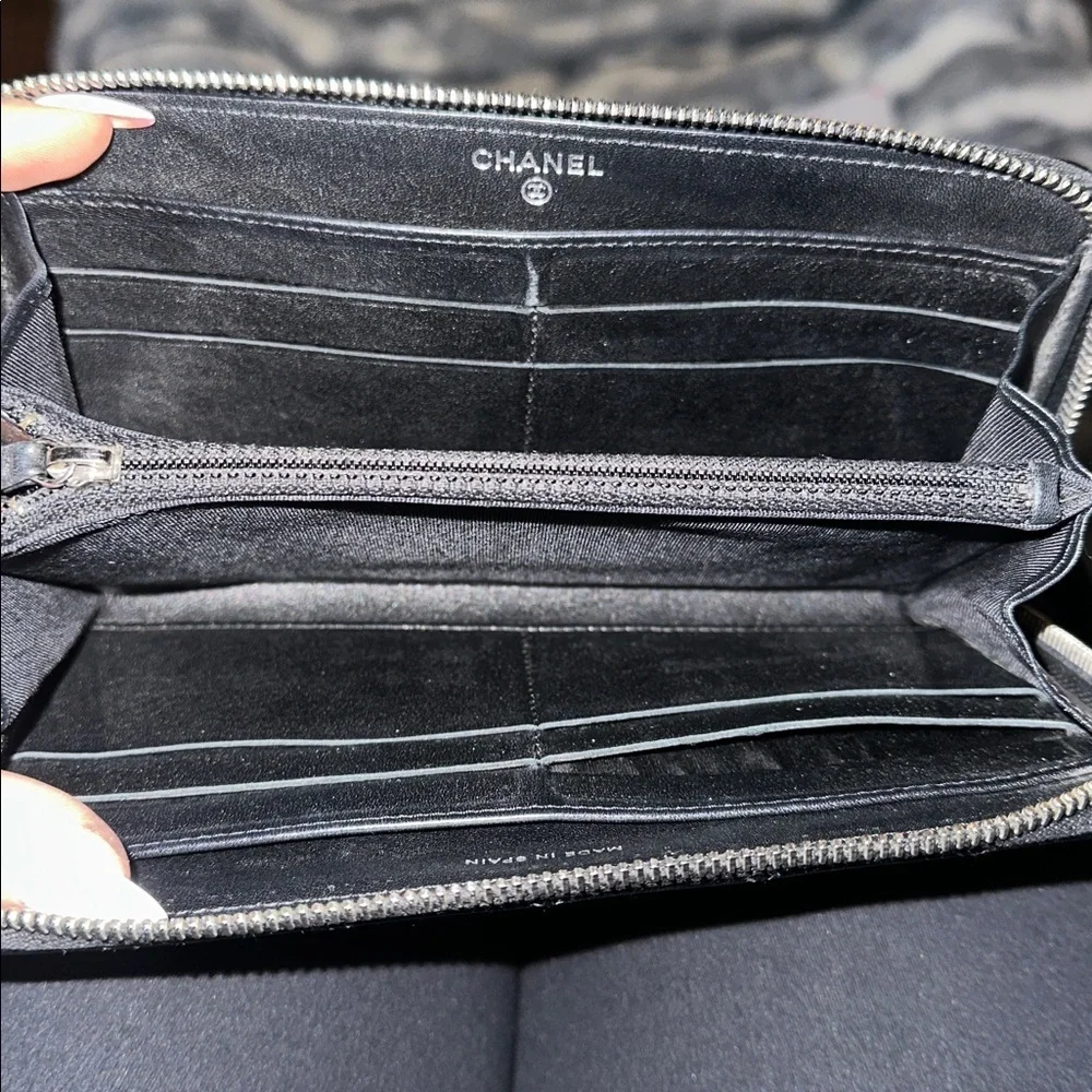 CHANEL Black and Gold Zip Around Quilted Patent Wallet ❤️